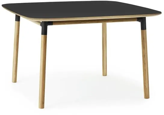 Normann Copenhagen Form Spisebord 120 x 120 cm Svart/Eik